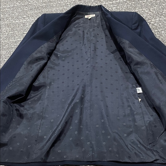 Vintage Talbots | Navy Blue Wool Blazer - Picture 5 of 16